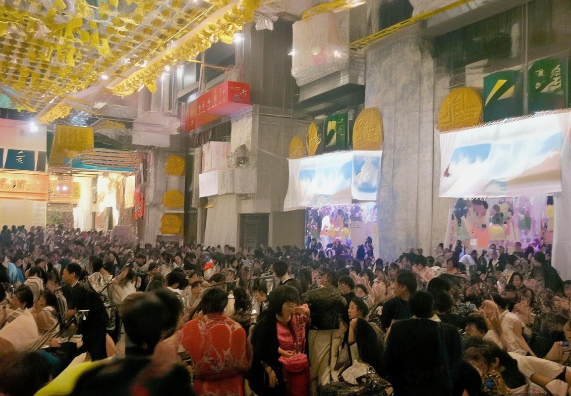 巴萨诺坎普逆转巴黎：欧冠奇迹之夜回顾(图1)